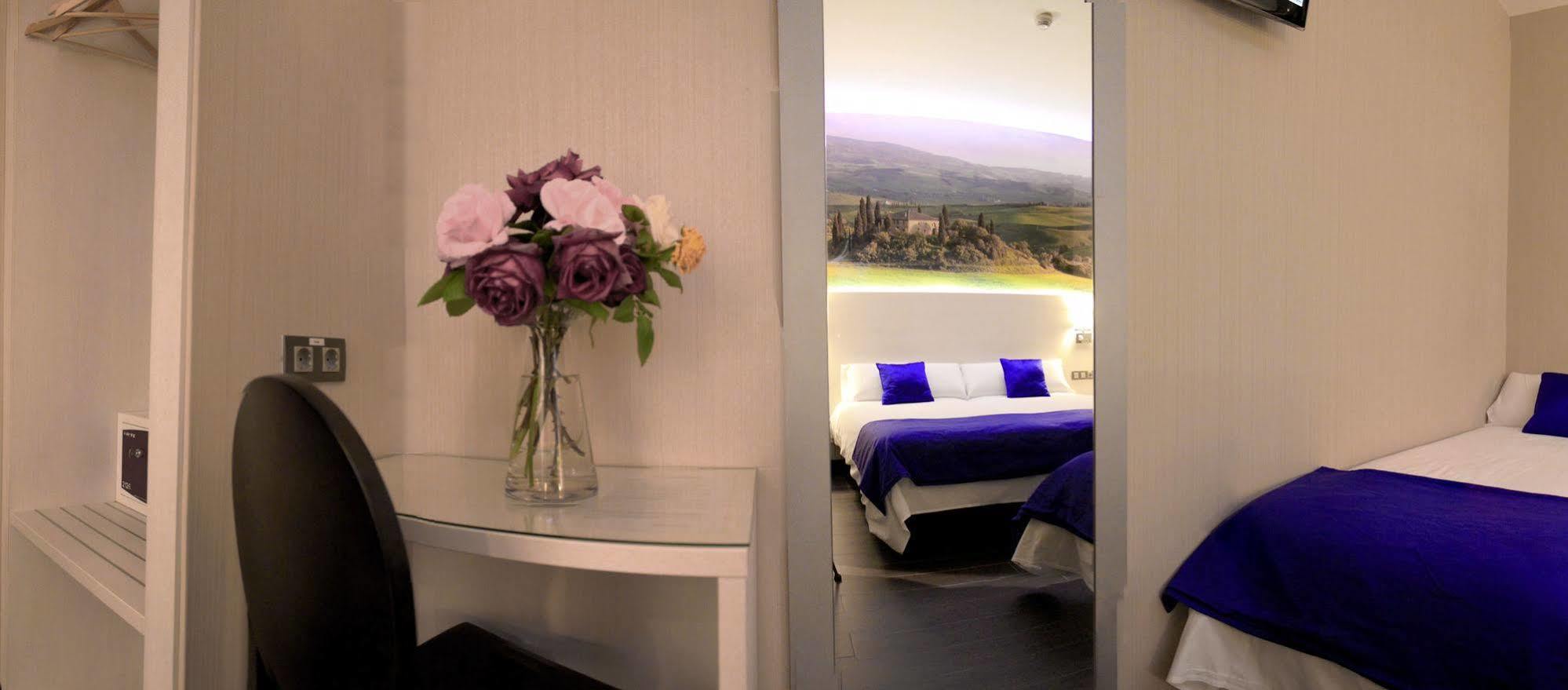 Hostal Prado Madrid Exteriör bild